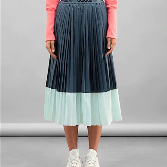 ADIDAS ORIGINALS Sz S Pleated Midi K-Pop Skirt - Picture 2 of 4